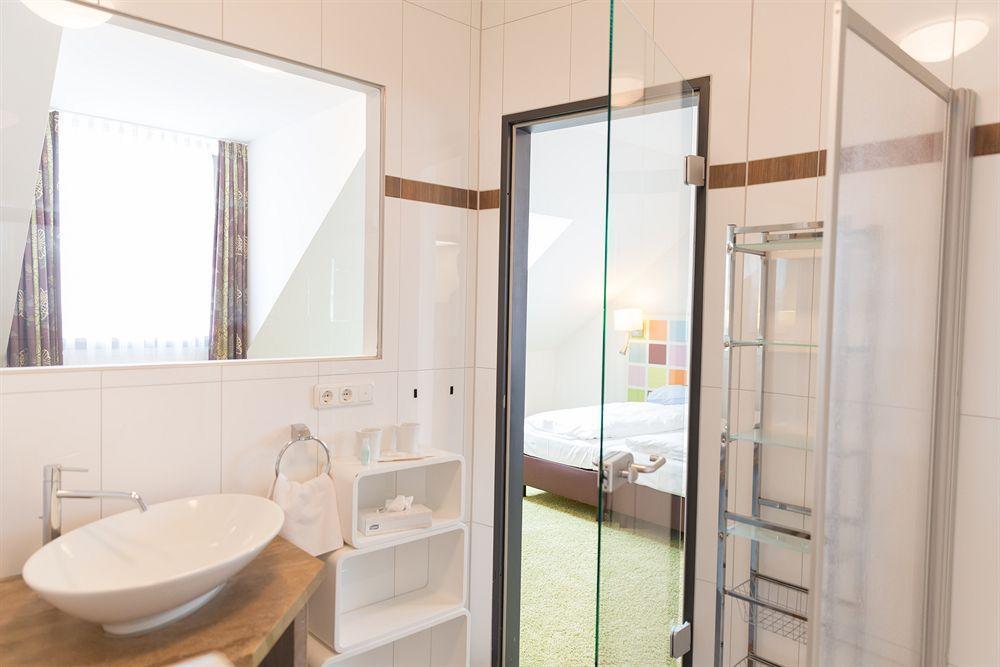Hotel Arooma Эрдинг Экстерьер фото